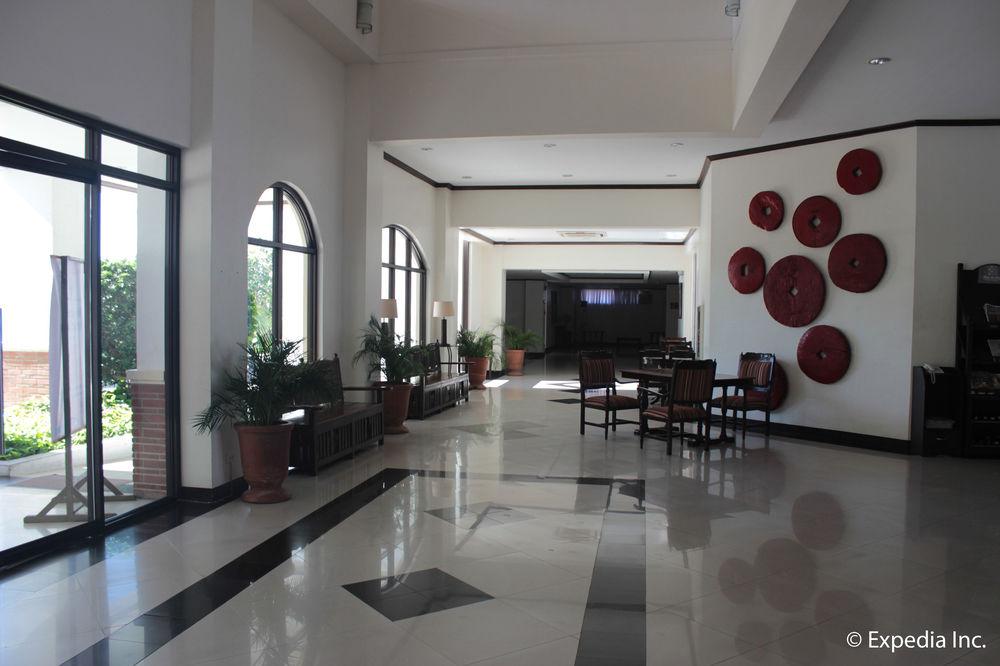 Ilocos Norte Hotel & Convention Center Лаоаг Экстерьер фото