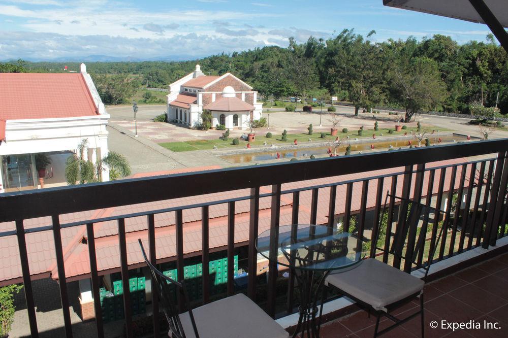 Ilocos Norte Hotel & Convention Center Лаоаг Экстерьер фото