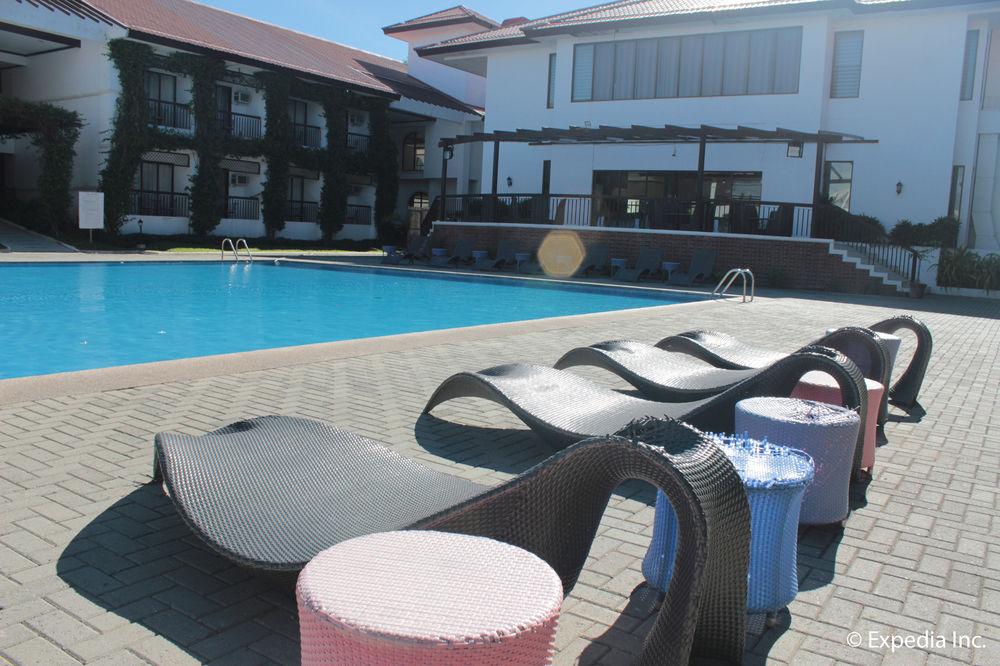 Ilocos Norte Hotel & Convention Center Лаоаг Экстерьер фото