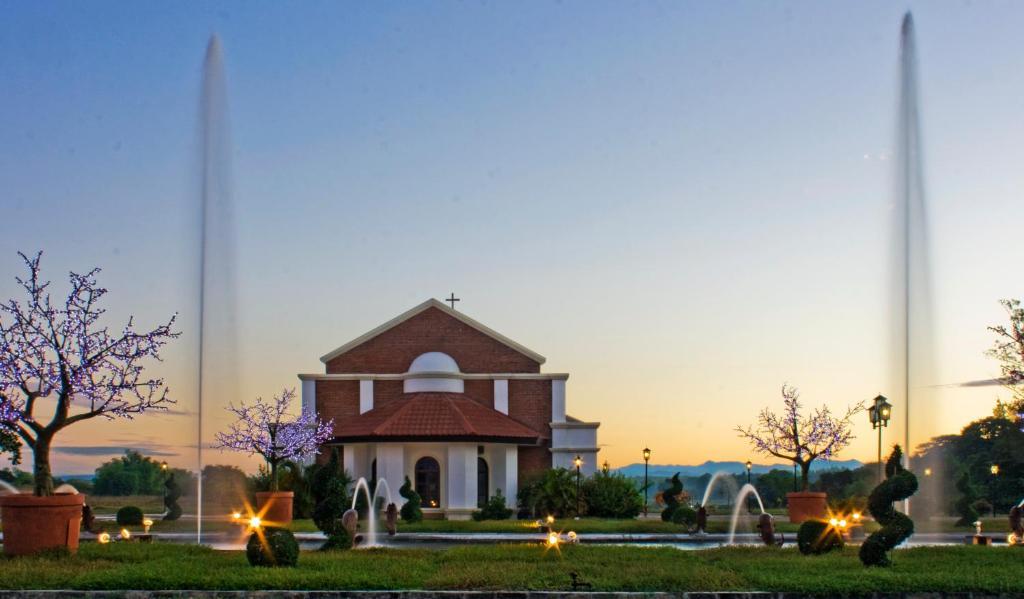 Ilocos Norte Hotel & Convention Center Лаоаг Экстерьер фото