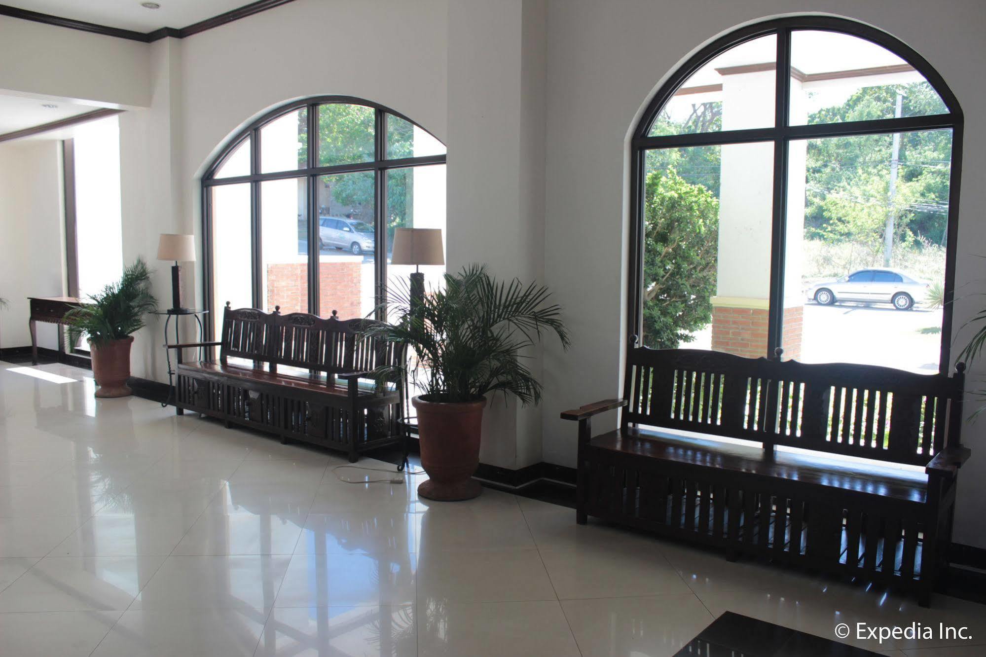 Ilocos Norte Hotel & Convention Center Лаоаг Экстерьер фото