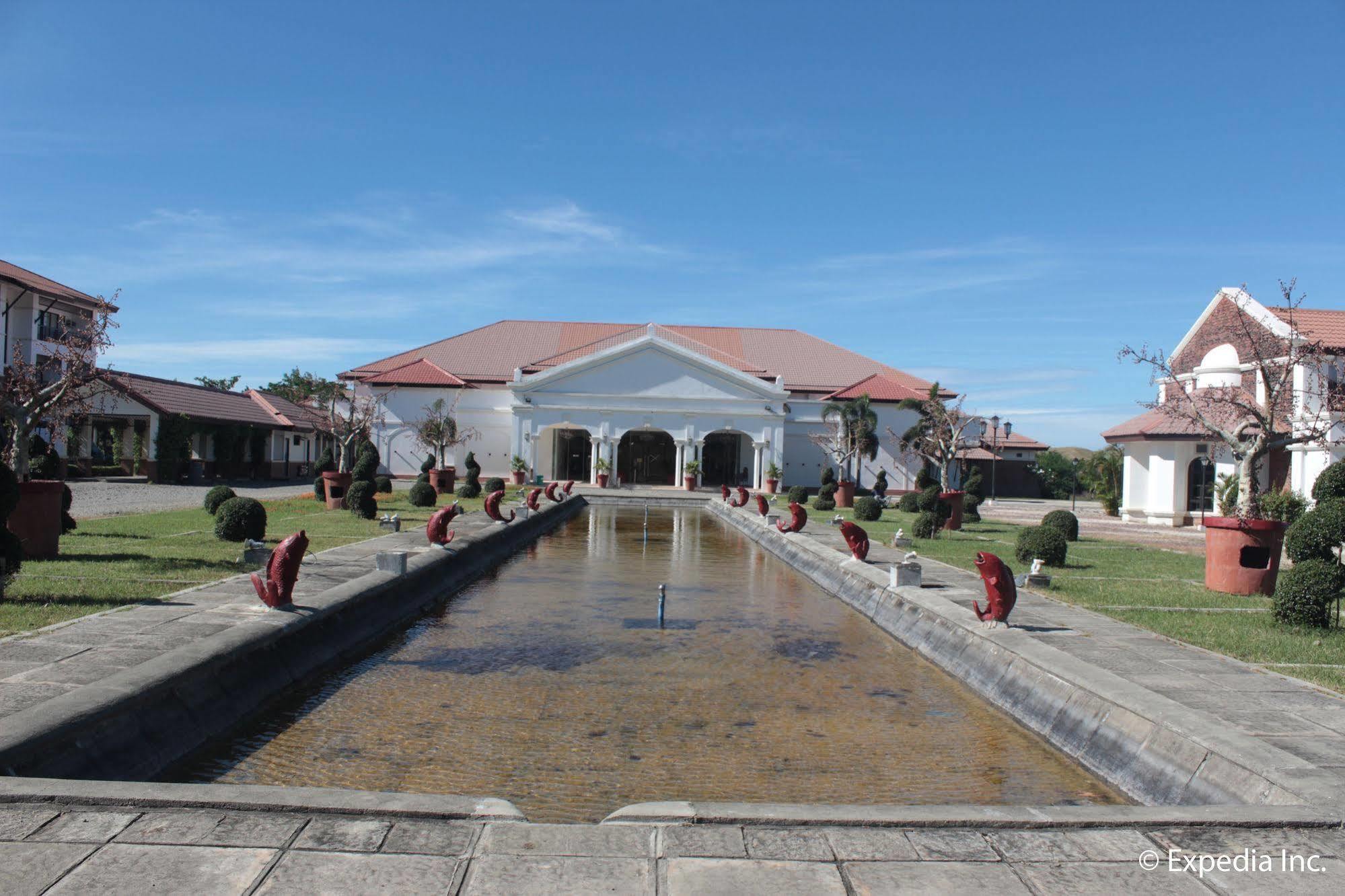 Ilocos Norte Hotel & Convention Center Лаоаг Экстерьер фото